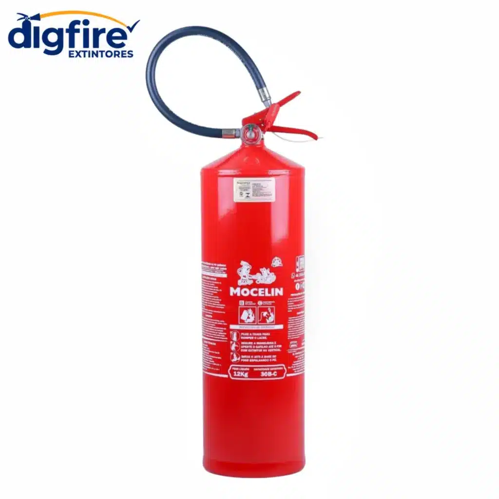 Extintor ABC 12kg Carga 5 Anos em fundo branco