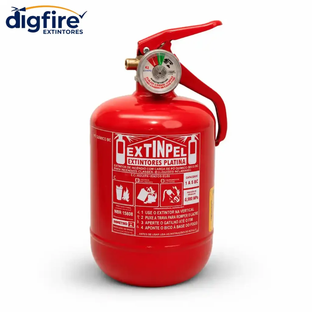 Extintor veicular de 1 kg com logotipo DigFire no canto superior esquerdo